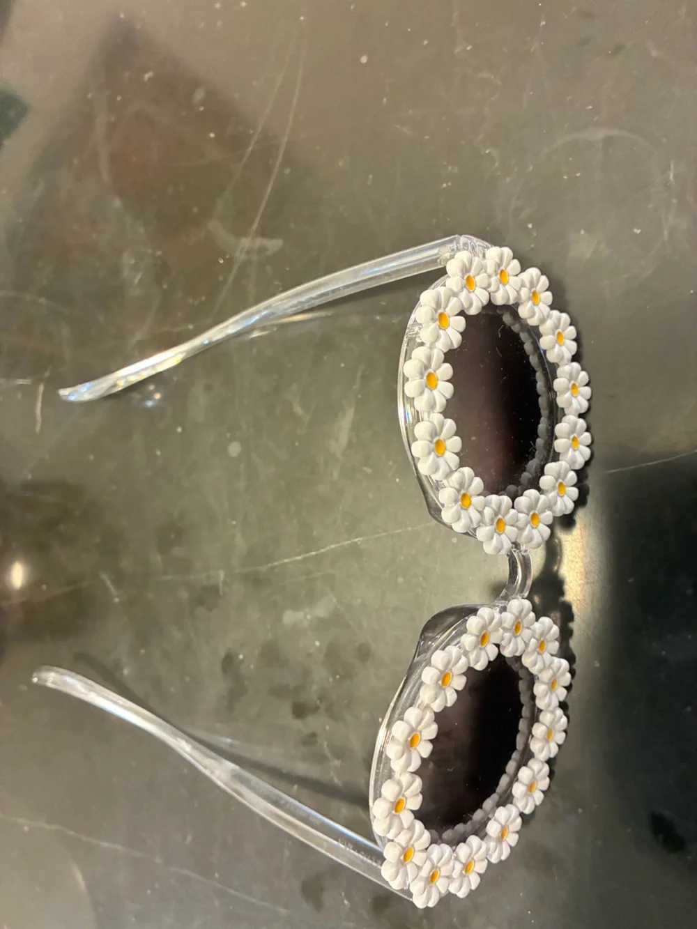 Round Daisy Trim Sunglasses in Clear and White